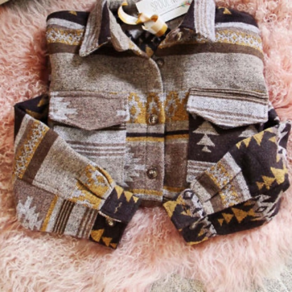 Western Aztec Southwest Western Jacket Pockets Distressed Hem Detail - Picture 6 of 9